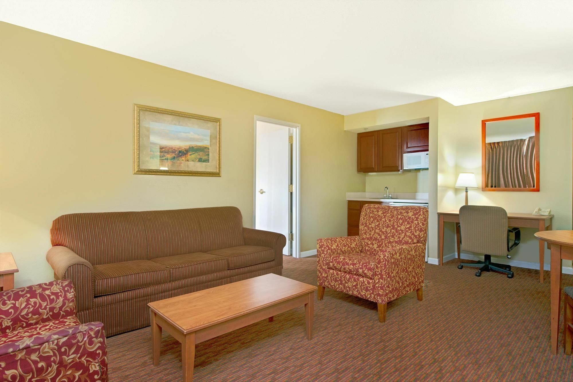 Days Inn By Wyndham St. Louis/Westport Mo Maryland Heights Kültér fotó